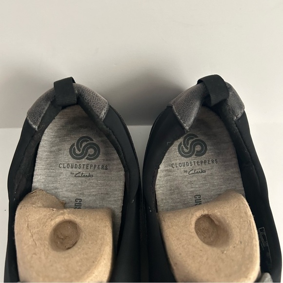 Clarks Cloudstepper Shoes | Size 8.5 - Picture 3 of 6